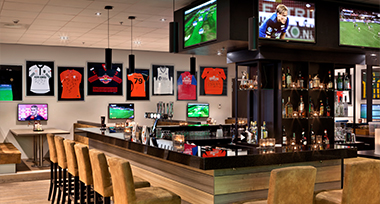 Sportbar van Fletcher Hotel-Restaurant Wings-Rotterdam